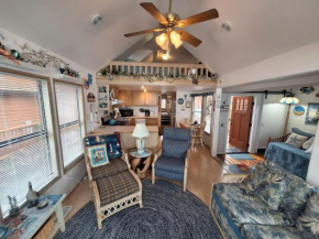 Luxurious Oceanfront Cabin 7 Getaway W Hot Tub